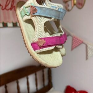 Osh Kosh toddler shoes size 11